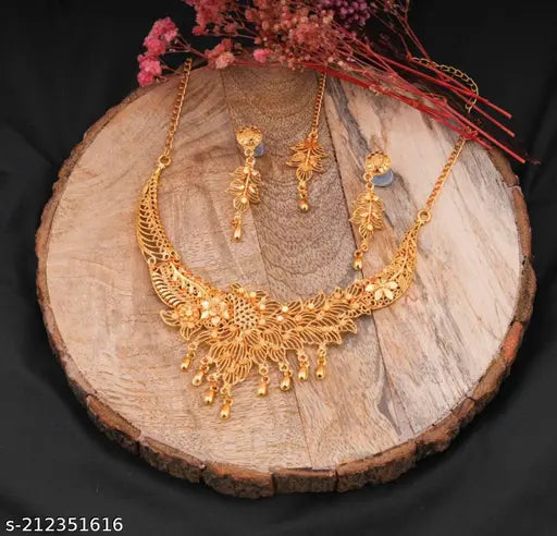 BGOS™ NEW TREADY GOLDEN JEWELLERY SET FOR WOMEN